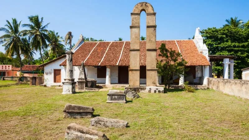 Unique Church-like Entrance Arch-image