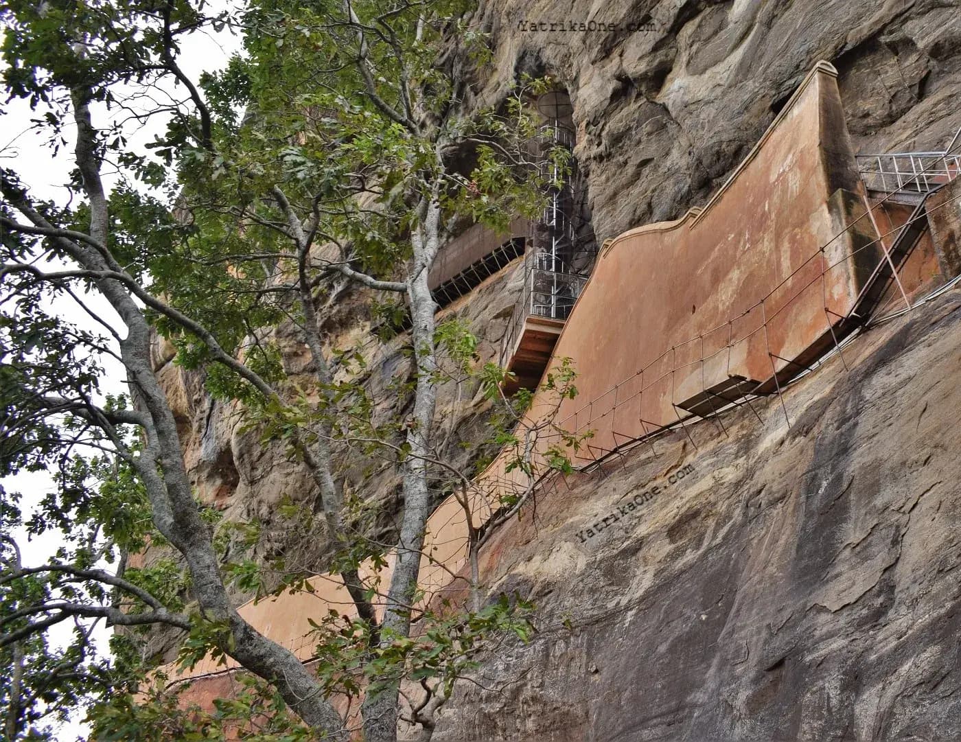 Sigiriya mirror wall-image