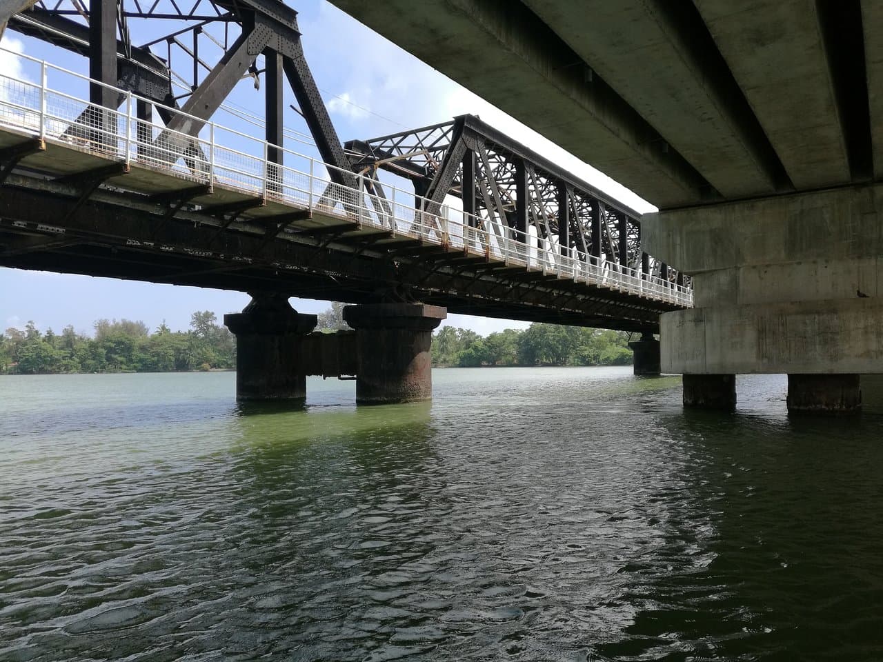 Kallady Bridge bg image