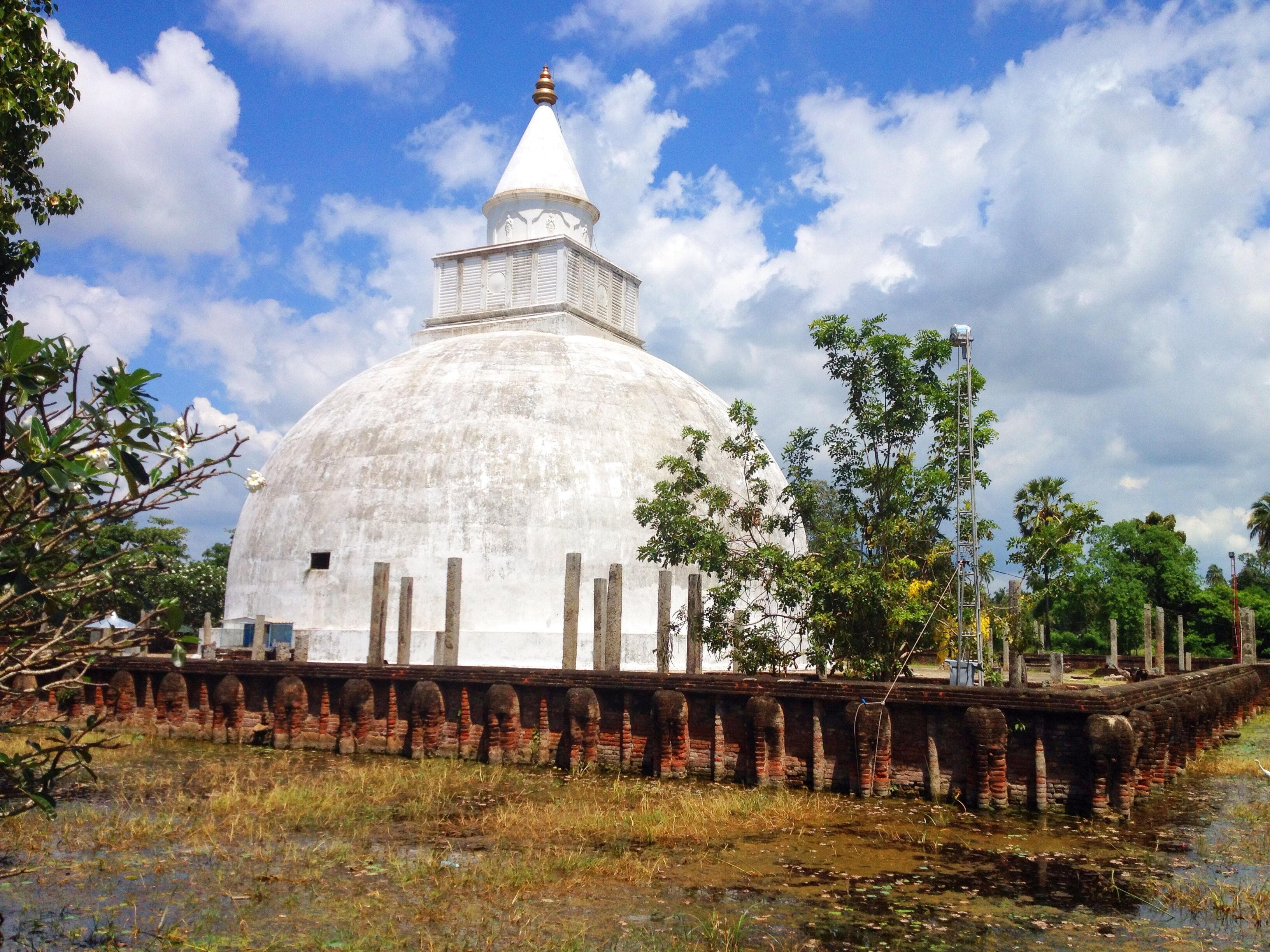 Yatala Wehera bg image