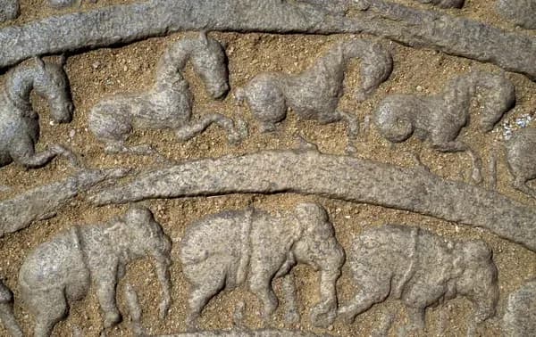 Intricate Stone Carvings & Moonstones-image