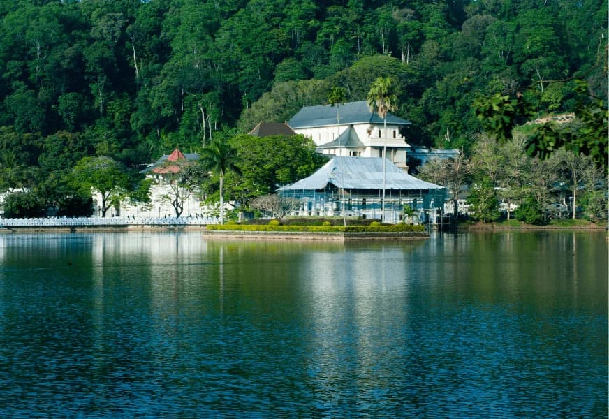 Kandy Lake-image
