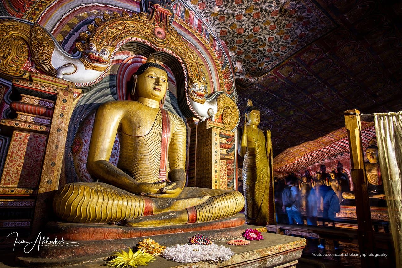 Dambulla Cave Temple bg image